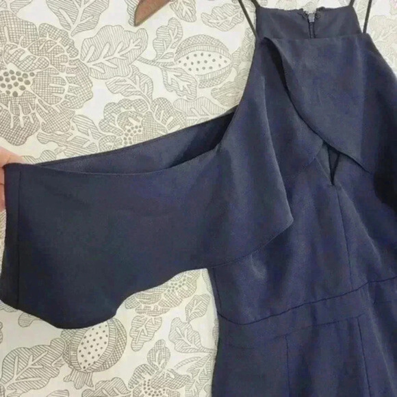 Adelyn rae‎ Cold shoulder navy Blue jumpsuit Size L Ruffle sleeve Front Keyhole - Picture 7 of 11